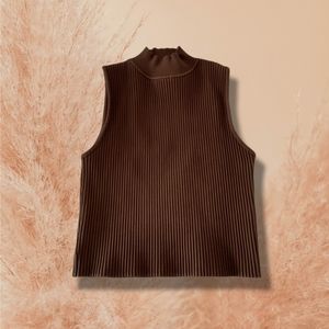 Sleeveless mock neck